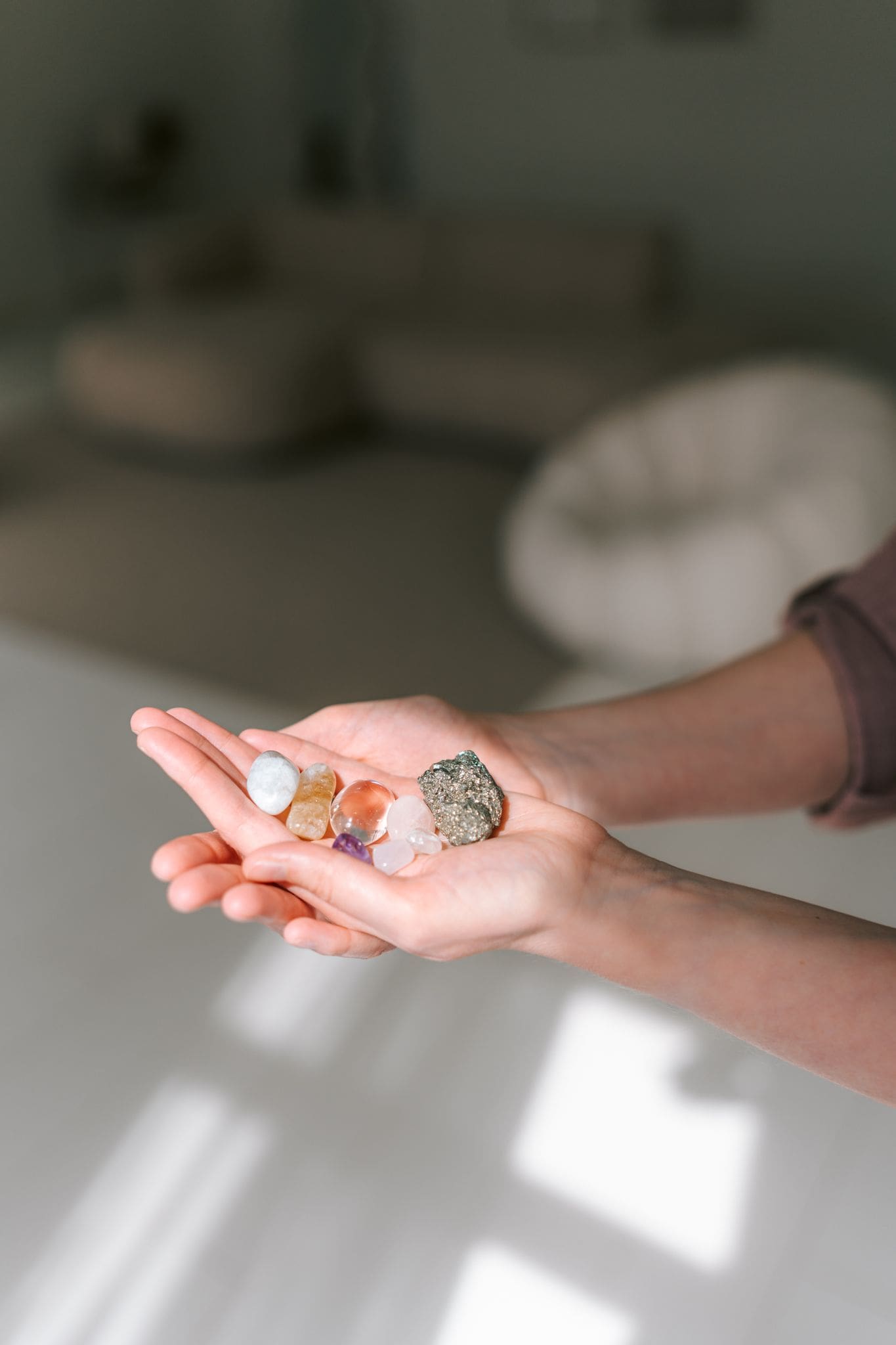 Edelstenen en kristallen worden gebruikt bij reiki en holistische therapie